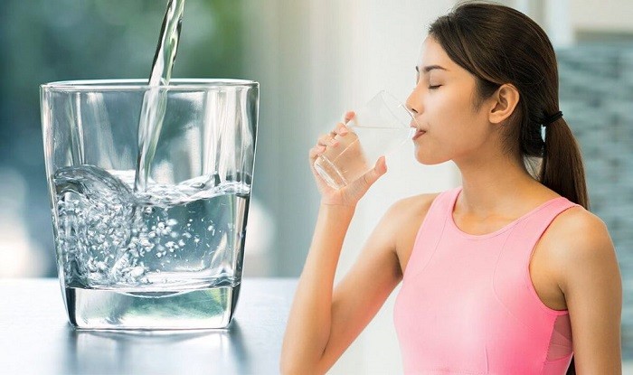Một số dấu hiệu cho thấy bạn cần uống nhiều nước